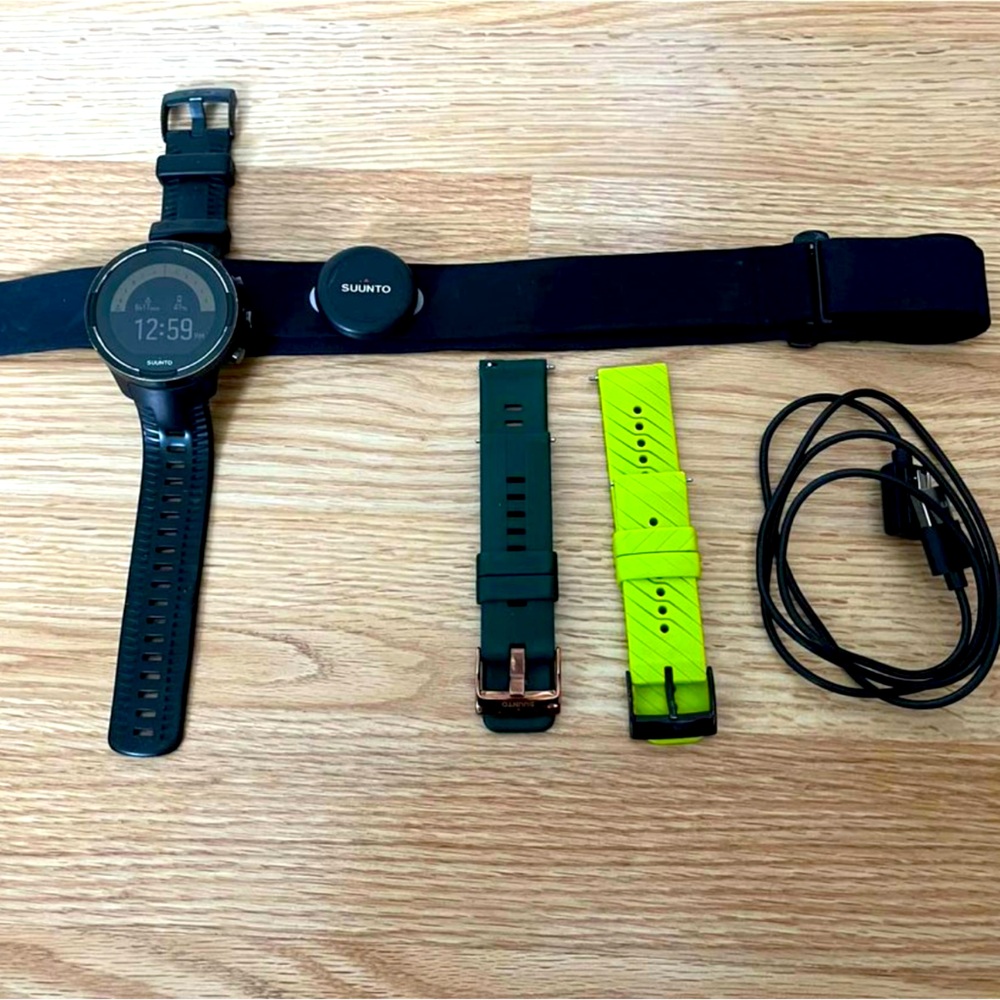 Suunto 9 Baro with accessories